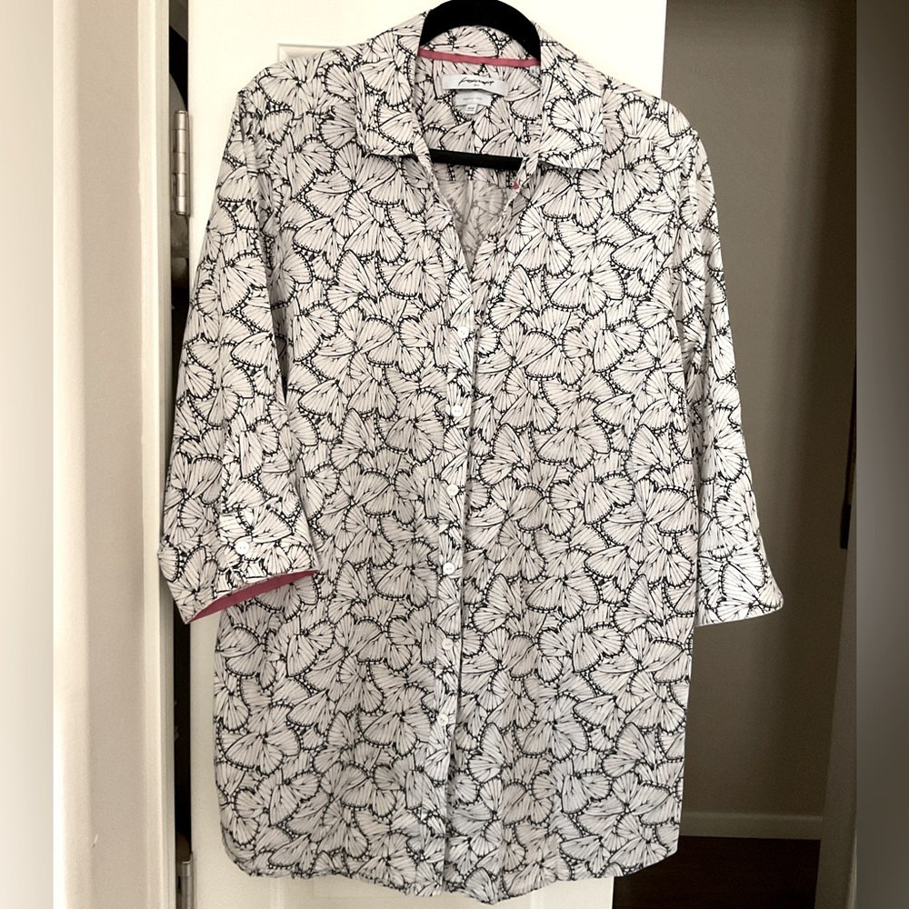 Foxcroft NYC button up. Sz 18w shaped.